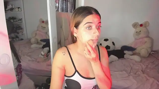 KittyKlum online show from 04-21-26, 05:39