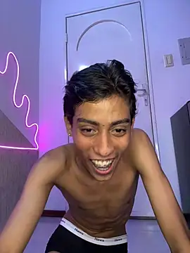 Snapshot of Mauuu18 chatting on 12-14-24, 01:50 Mauuu18 online show from 12-14-24, 01:50