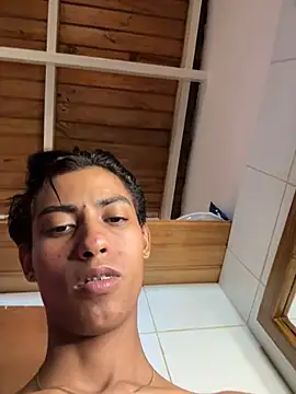 Snapshot of Mauuu18 chatting on 01-19-25, 12:50 Mauuu18 online show from 01-19-25, 12:50