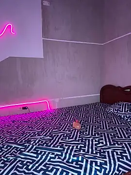 Snapshot of Mauuu18 chatting on 02-01-25, 04:35 Mauuu18 online show from 02-01-25, 04:35