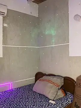 Snapshot of Mauuu18 chatting on 10-09-25, 11:36 Mauuu18 online show from 10-09-25, 11:36