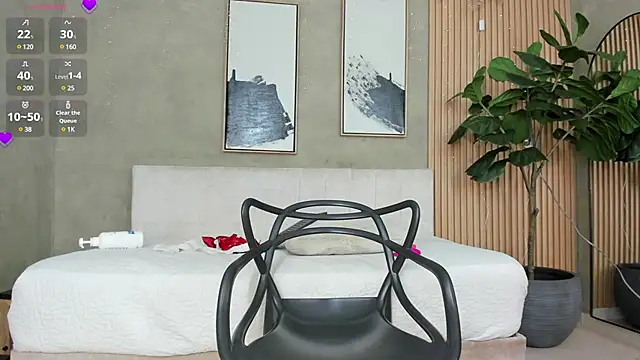 Snapshot of nina_soul chatting on 12-23-24, 04:06 nina soul online show from 12-23-24, 04:06