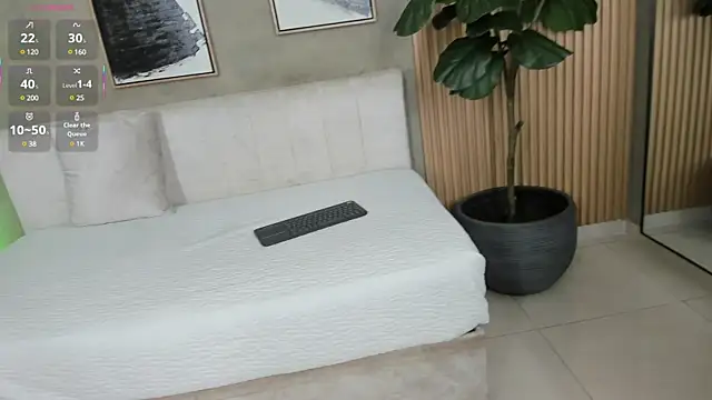 Snapshot of nina_soul chatting on 01-22-25, 01:00 nina soul online show from 01-22-25, 01:00