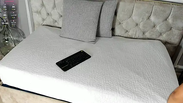 Snapshot of nina_soul chatting on 10-09-25, 03:54 nina soul online show from 10-09-25, 03:54