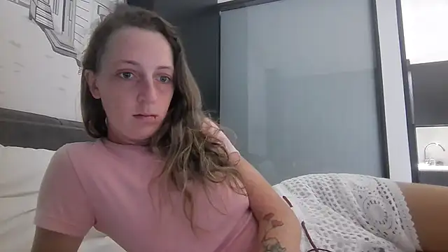 Snapshot of SweetSexySub chatting on 10-17-25, 07:11 SweetSexySub online show from 10-17-25, 07:11