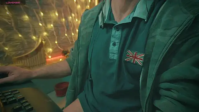 Snapshot of alex-volo chatting on 12-20-24, 05:40 alex-volo online show from 12-20-24, 05:40