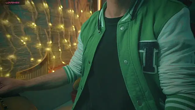 Snapshot of alex-volo chatting on 12-27-24, 04:36 alex-volo online show from 12-27-24, 04:36