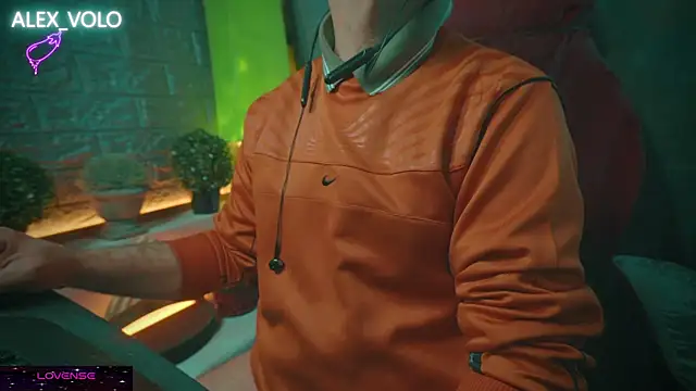 Snapshot of alex-volo chatting on 01-17-25, 02:18 alex-volo online show from 01-17-25, 02:18