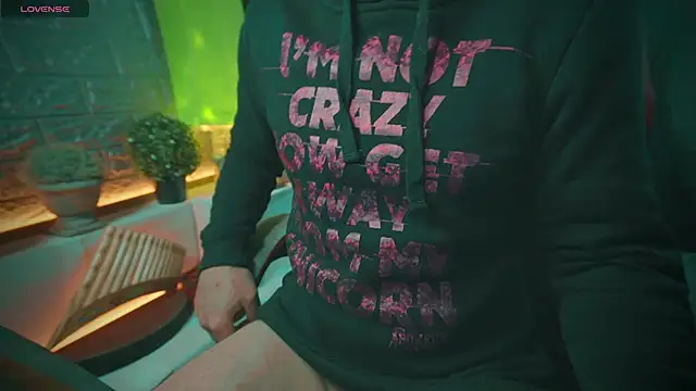 Snapshot of alex-volo chatting on 01-19-25, 08:29 alex-volo online show from 01-19-25, 08:29