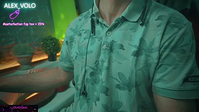 Snapshot of alex-volo chatting on 01-25-25, 02:36 alex-volo online show from 01-25-25, 02:36