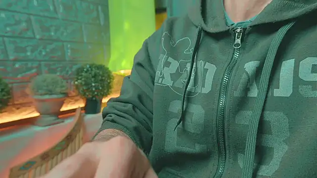 Snapshot of alex-volo chatting on 03-18-25, 06:57 alex-volo online show from 03-18-25, 06:57