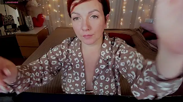 Katherine Fox online show from 02-04-25, 03:47