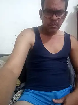 Snapshot of manuelmen211 chatting on 09-15-25, 02:22 manuelmen211 online show from 09-15-25, 02:22