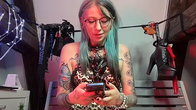 coyemoo online show from 11-08-25, 09:31