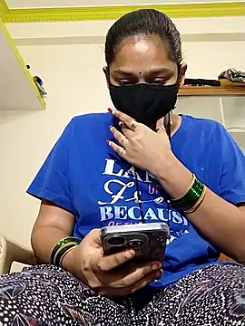 Snapshot of Kashish_18 chatting on 01-12-26, 08:41 Kashish 18 online show from 01-12-26, 08:41