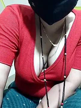 Snapshot of Kashish_18 chatting on 02-12-26, 07:47 Kashish 18 online show from 02-12-26, 07:47