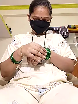 Snapshot of Kashish_18 chatting on 02-13-26, 08:21 Kashish 18 online show from 02-13-26, 08:21