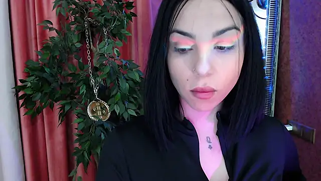 Snapshot of MissJuliax chatting on 11-17-25, 07:03 MissJuliax online show from 11-17-25, 07:03