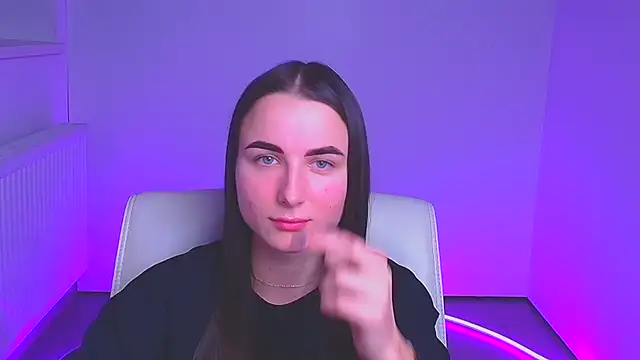 Snapshot of Eva_Janee chatting on 12-19-24, 03:30 Eva Janee online show from 12-19-24, 03:30