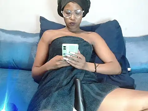 DarkDivva24 online show from 12-17-24, 11:38