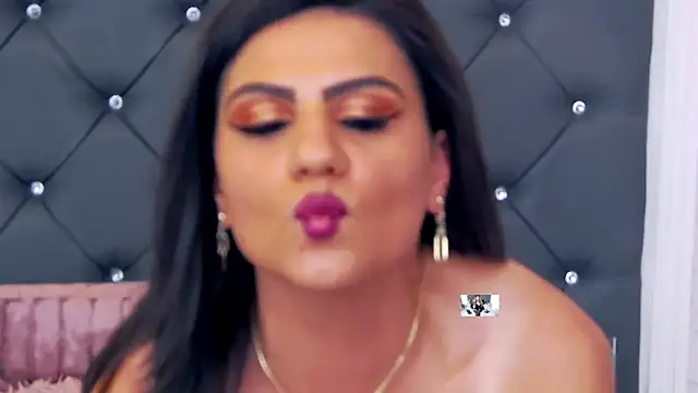 Snapshot of LorenneMays chatting on 03-14-25, 10:16 LorenneMays online show from 03-14-25, 10:16