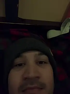 Snapshot of Sleeker99 chatting on 12-23-24, 03:18 Sleeker99 online show from 12-23-24, 03:18