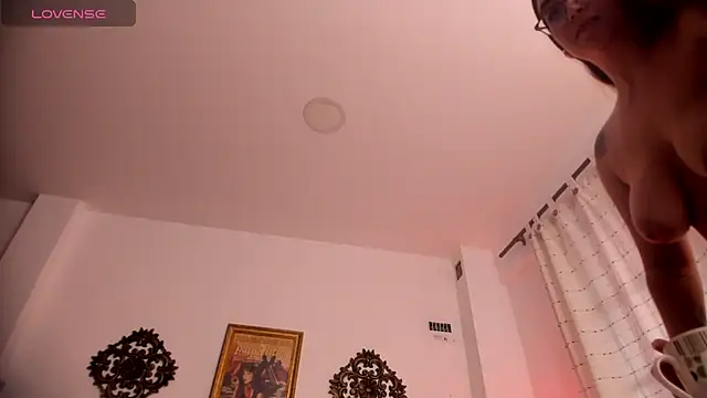 VeronicaGilss online show from 06-14-26, 10:23