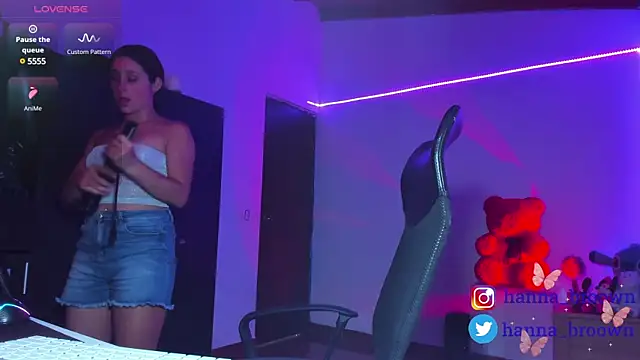 Snapshot of hannaa_brown chatting on 02-18-25, 10:25 hannaa brown online show from 02-18-25, 10:25