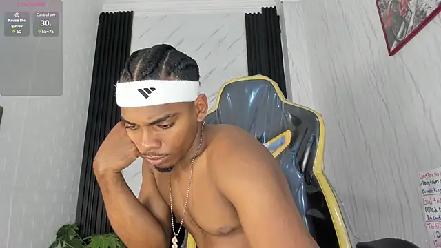 Snapshot of Jack_Muscles69_ chatting on 01-29-25, 06:43 Jack Muscles69 online show from 01-29-25, 06:43