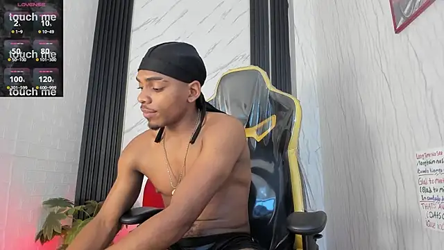 Snapshot of Jack_Muscles69_ chatting on 02-02-25, 03:39 Jack Muscles69 online show from 02-02-25, 03:39