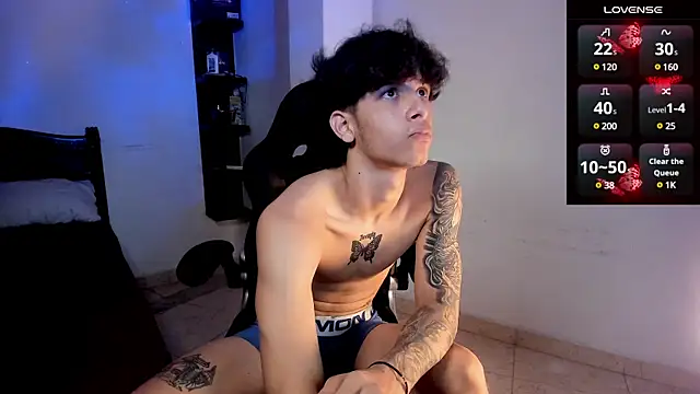 Snapshot of Snakebutterfly chatting on 03-08-25, 11:37 Snakebutterfly online show from 03-08-25, 11:37