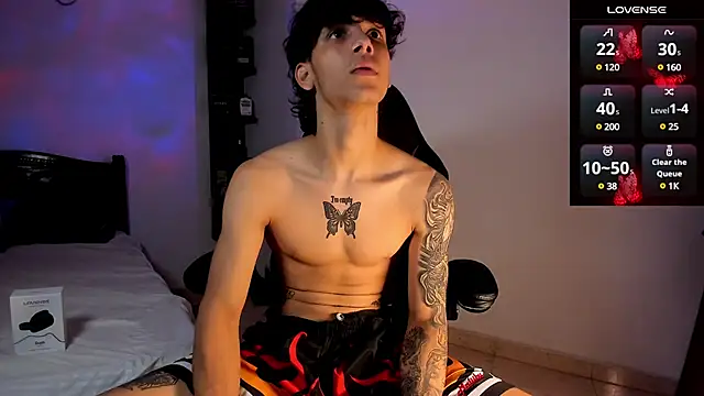 Snapshot of Snakebutterfly chatting on 03-15-25, 07:20 Snakebutterfly online show from 03-15-25, 07:20