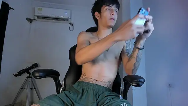 Snakebutterfly online show from 09-19-25, 08:27