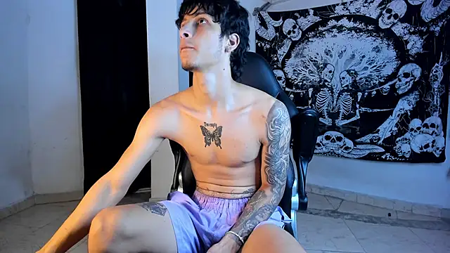 Snakebutterfly online show from 02-23-26, 07:06