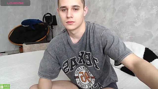 Snapshot of Fire_Ice77 chatting on 02-22-25, 03:56 Fire Ice77 online show from 02-22-25, 03:56