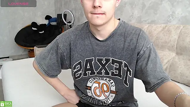 Snapshot of Fire_Ice77 chatting on 03-14-25, 04:32 Fire Ice77 online show from 03-14-25, 04:32