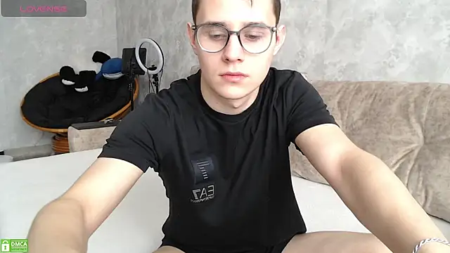 Snapshot of Fire_Ice77 chatting on 03-15-25, 04:24 Fire Ice77 online show from 03-15-25, 04:24