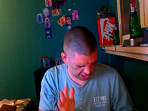 Snapshot of YouWantMe666 chatting on 09-10-25, 02:11 YouWantMe666 online show from 09-10-25, 02:11