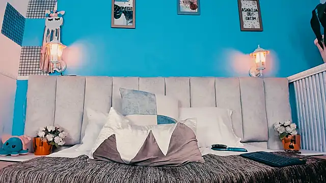 Snapshot of samy_foox chatting on 02-15-25, 11:03 samy foox online show from 02-15-25, 11:03