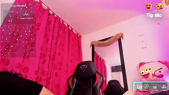 Snapshot of samy_foox chatting on 01-15-26, 01:10 samy foox online show from 01-15-26, 01:10