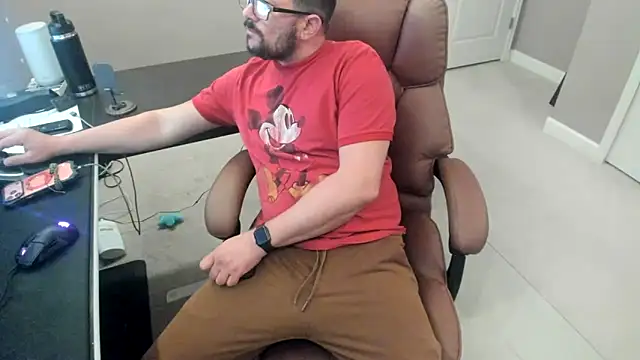 Snapshot of boytoyfrindles chatting on 04-25-26, 10:29 boytoyfrindles online show from 04-25-26, 10:29