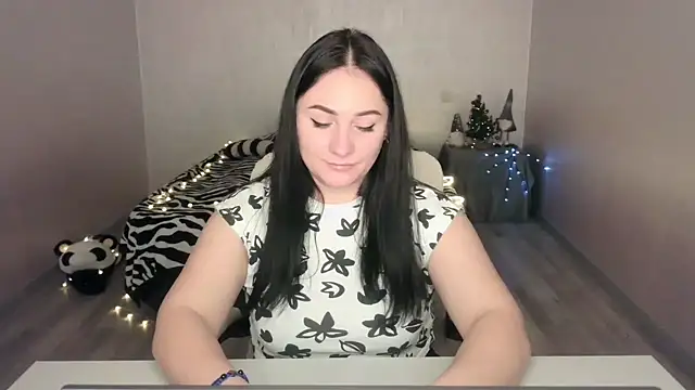 Emelyblum online show from 01-22-25, 12:27