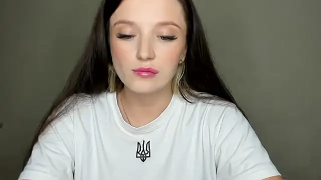 Snapshot of EvaaMillerr99 chatting on 10-16-25, 11:44 EvaaMillerr99 online show from 10-16-25, 11:44