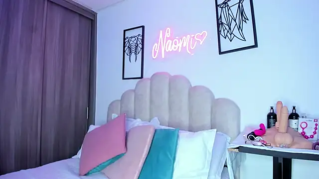 NaomiAsha online show from 04-22-26, 12:39