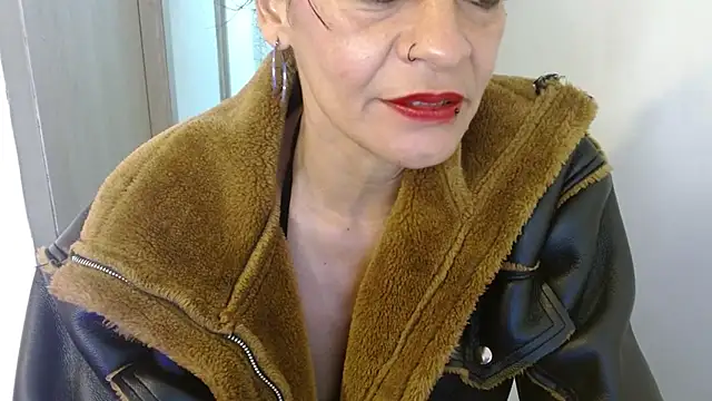 Snapshot of AlexandraJones_ chatting on 02-13-25, 08:06 AlexandraJones online show from 02-13-25, 08:06