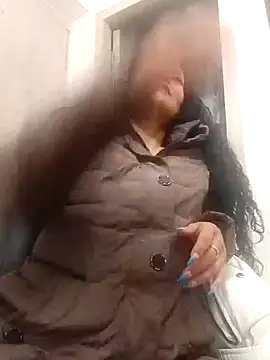 Snapshot of AlexandraJones_ chatting on 03-09-25, 09:24 AlexandraJones online show from 03-09-25, 09:24