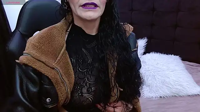 Snapshot of AlexandraJones_ chatting on 10-09-25, 11:36 AlexandraJones online show from 10-09-25, 11:36