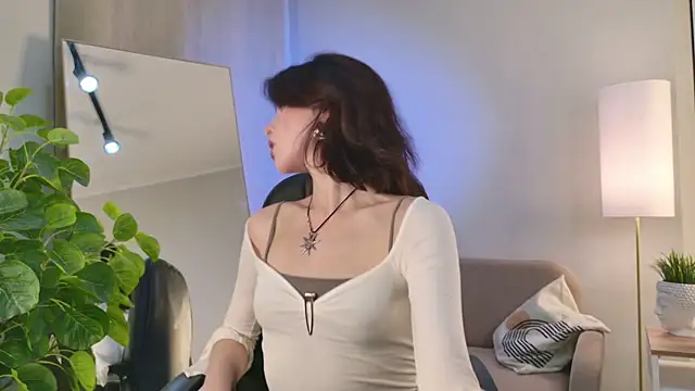 Niky  Jess online show from 10-13-25, 02:39