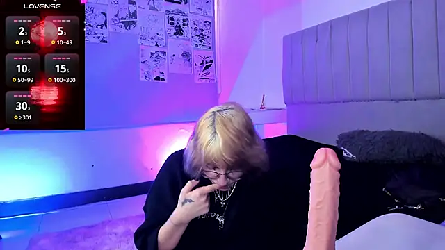 SukiFuyu  online show from 12-06-24, 04:17