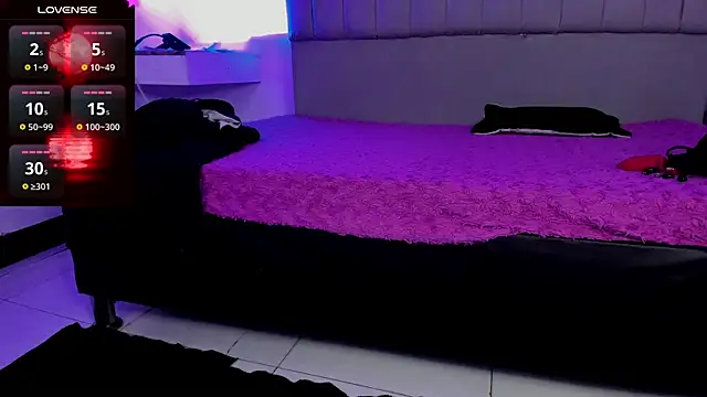 SukiFuyu  online show from 01-29-25, 03:37